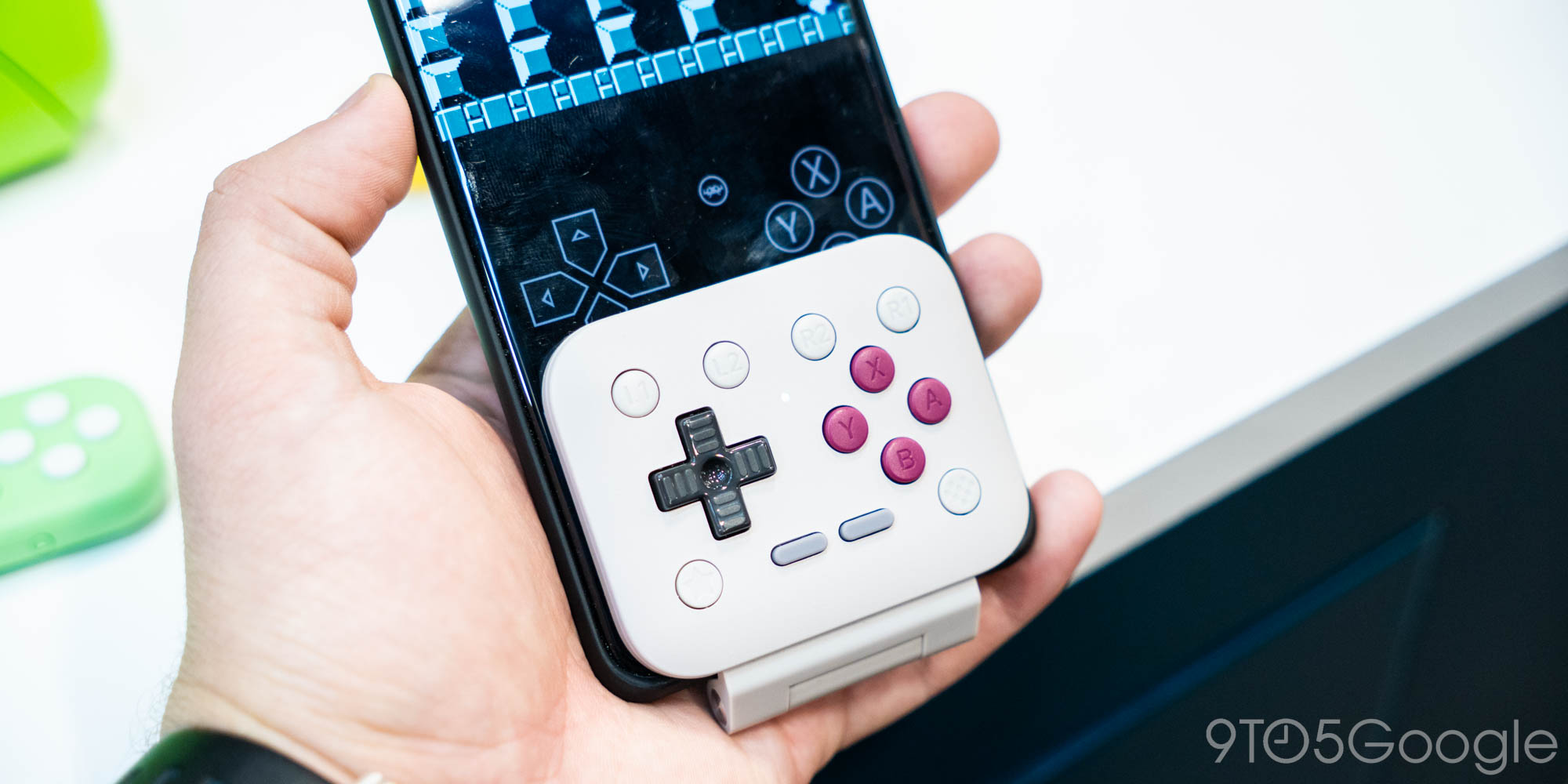 8BitDo FlipPad chega às lojas: controle dobrável de US$ 30 transforma celulares em Game Boy