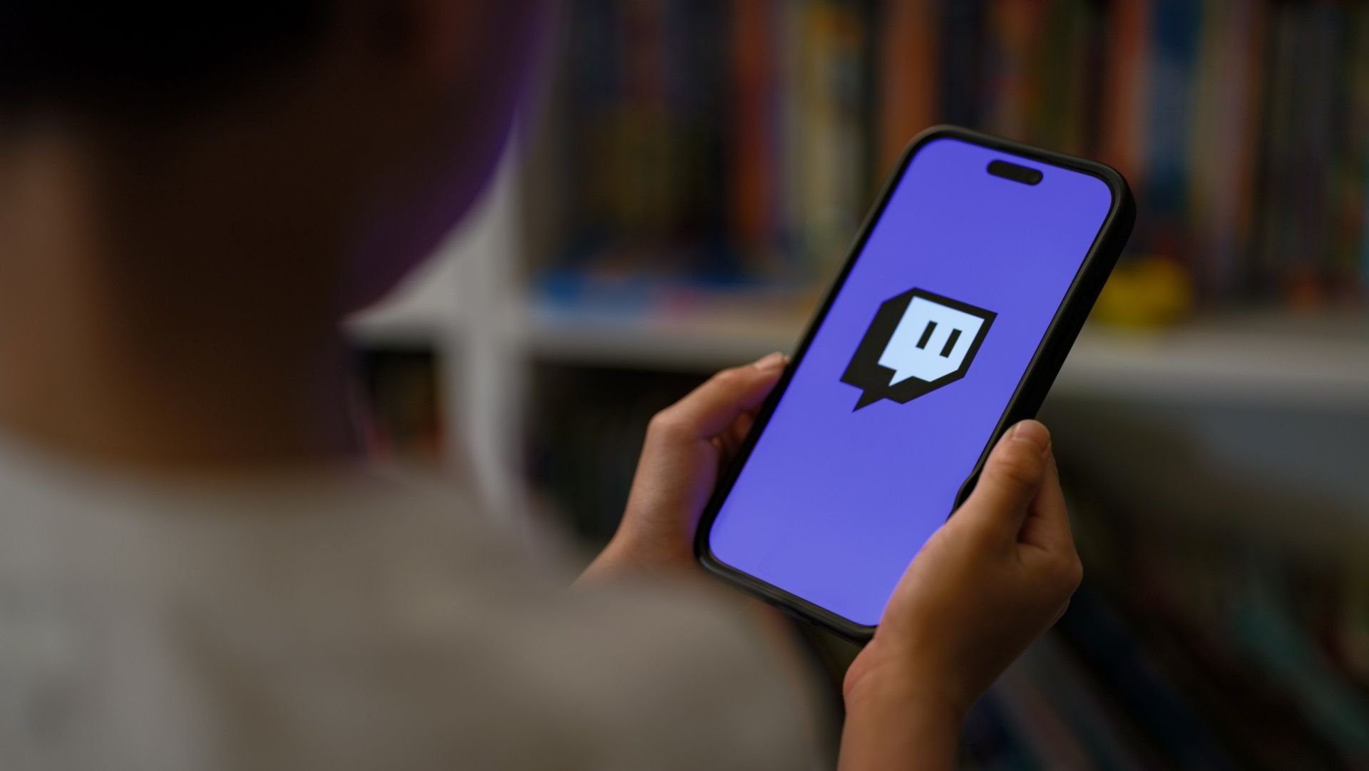 Amazon vai treinar IA com vídeos da Twitch; saiba como desativar
