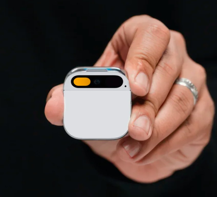 AI Pin da Humane, broche com câmera e projetor que foi descontinuado