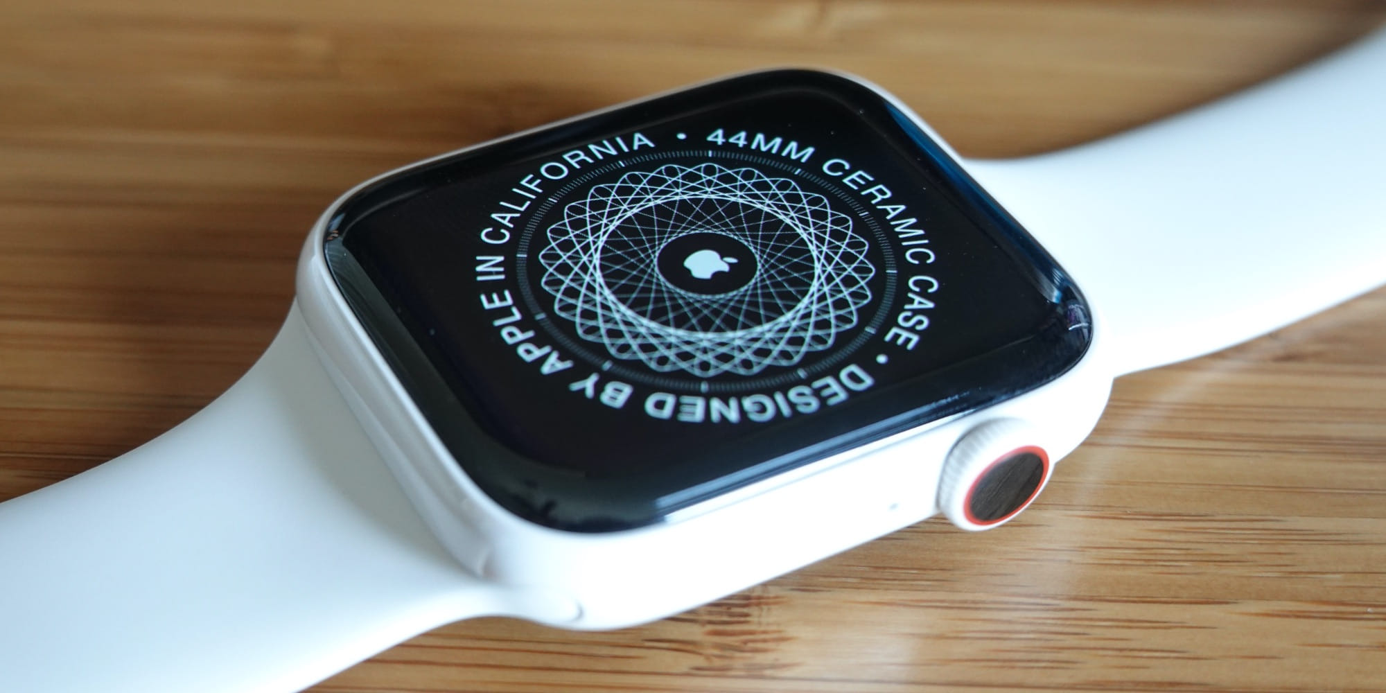 Apple Watch Series 5 com caixa de cerâmica branca