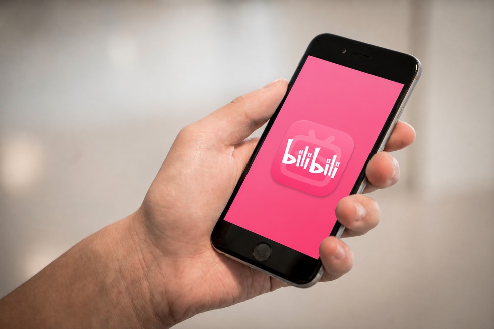 Bilibili - interface do aplicativo com o recurso de danmu ativo