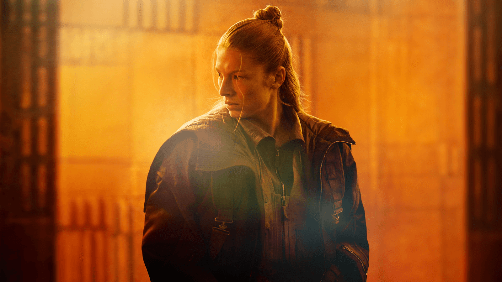Hunter Schafer como Cora na série Blade Runner 2099