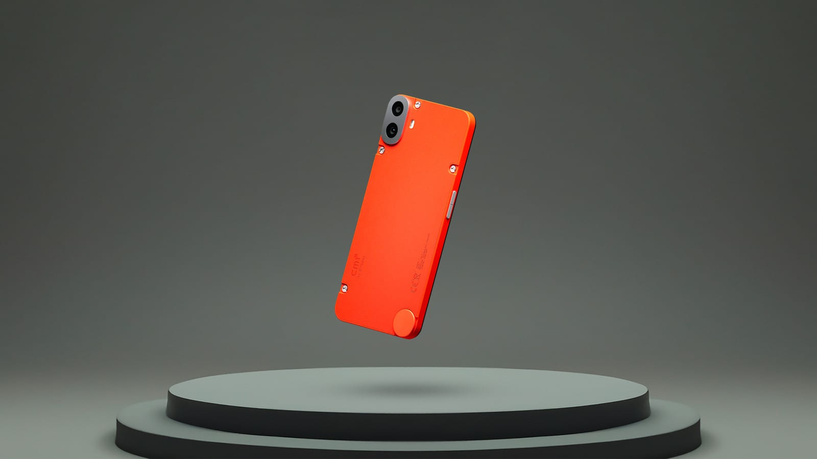 CMF Phone 1 em laranja sobre um pedestal