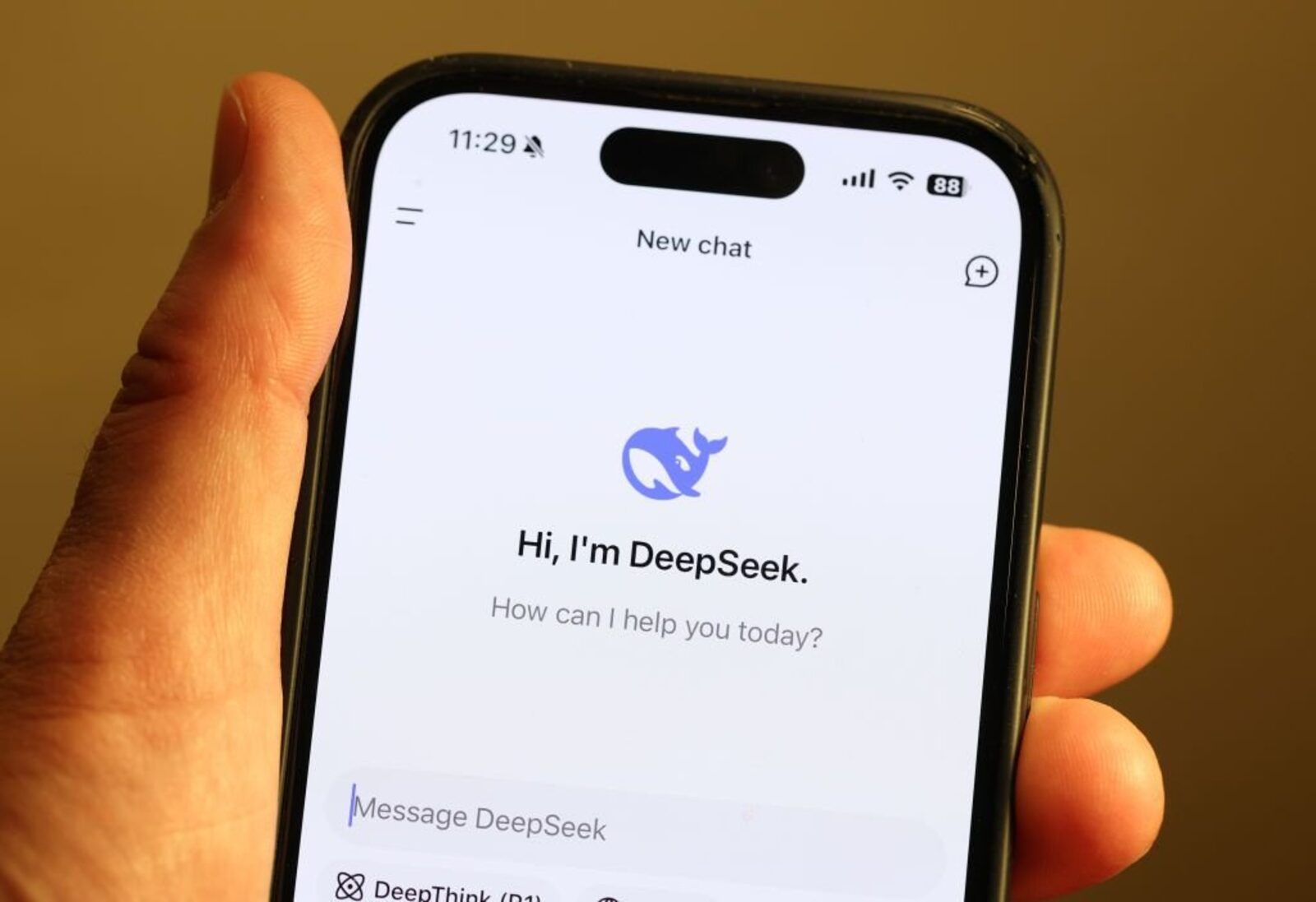 DeepSeek capta US$ 15 bilhões com Tencent, Geely e Meituan e chega a US$ 75 bi
