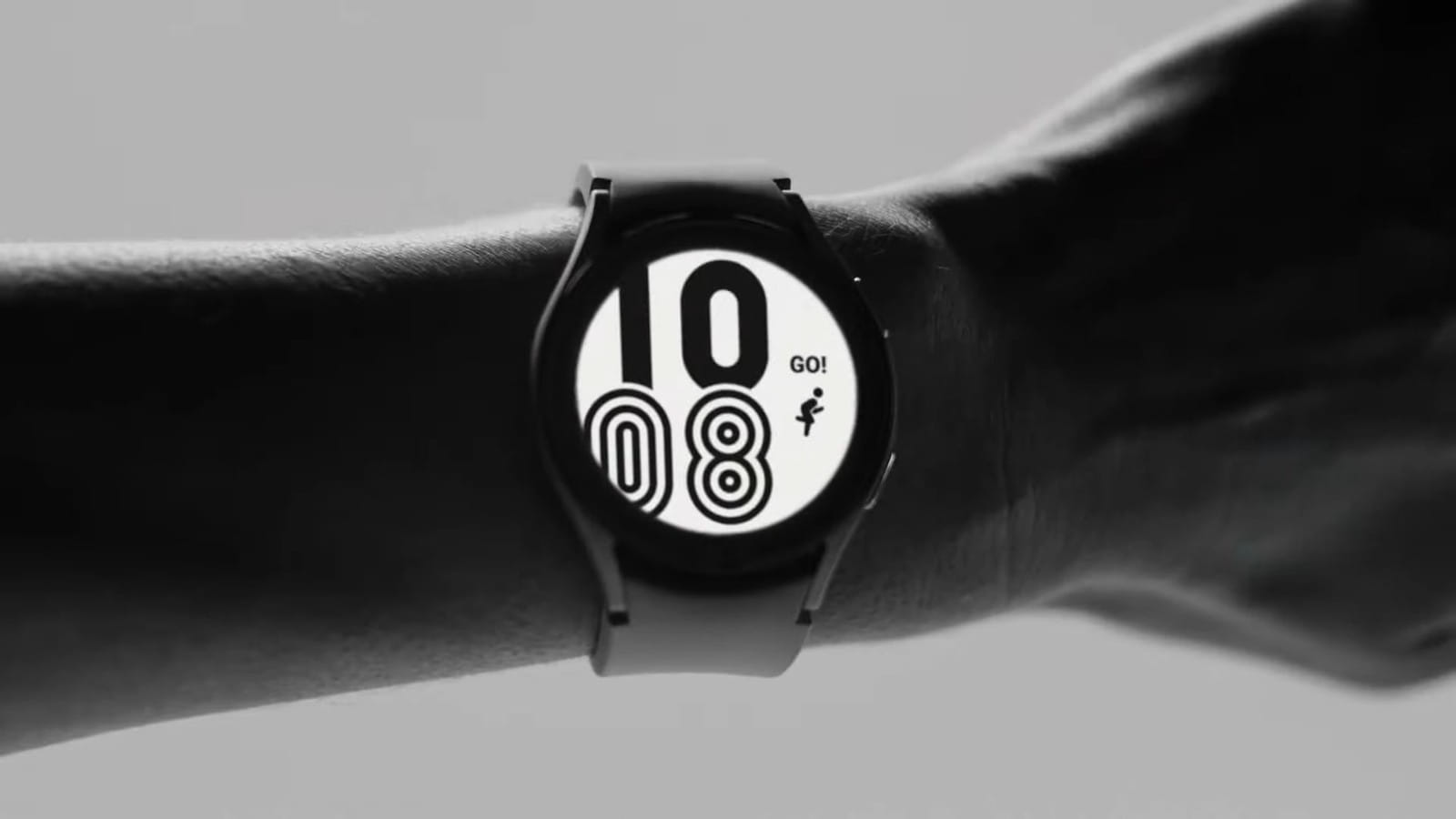 Galaxy Watch 4 sai da lista de atualizações da Samsung: primeiro relógio com Wear OS da marca fica sem suporte após cinco anos