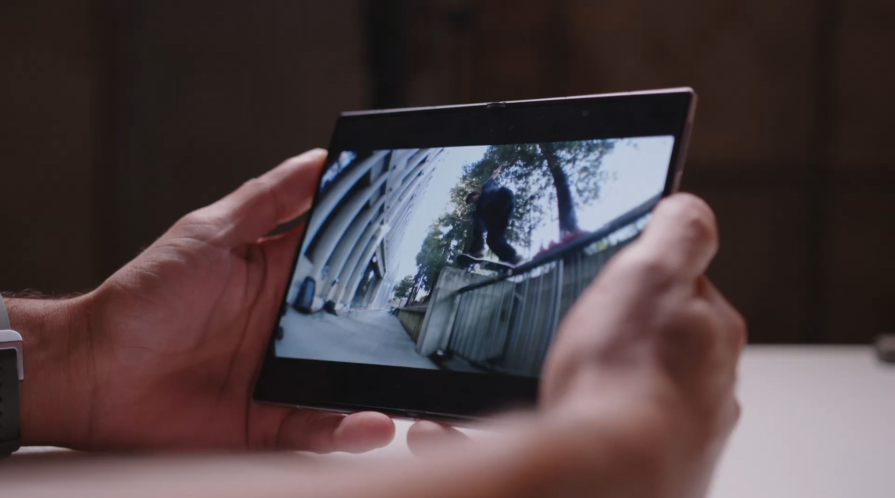 Galaxy Z Fold 8 aberto