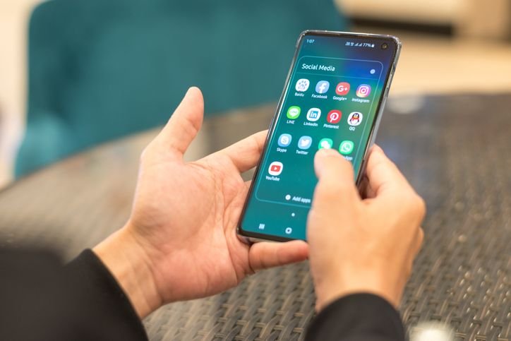 Juiz ordena Google a facilitar acesso a lojas de apps rivais na Play Store