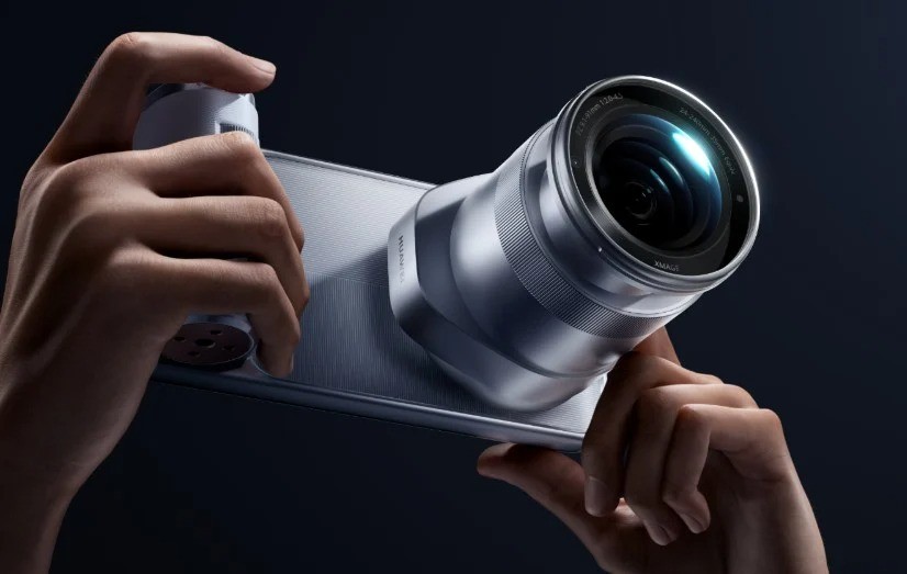 Mate 90 Pro Max com a lente externa Ruiying Z10 acoplada