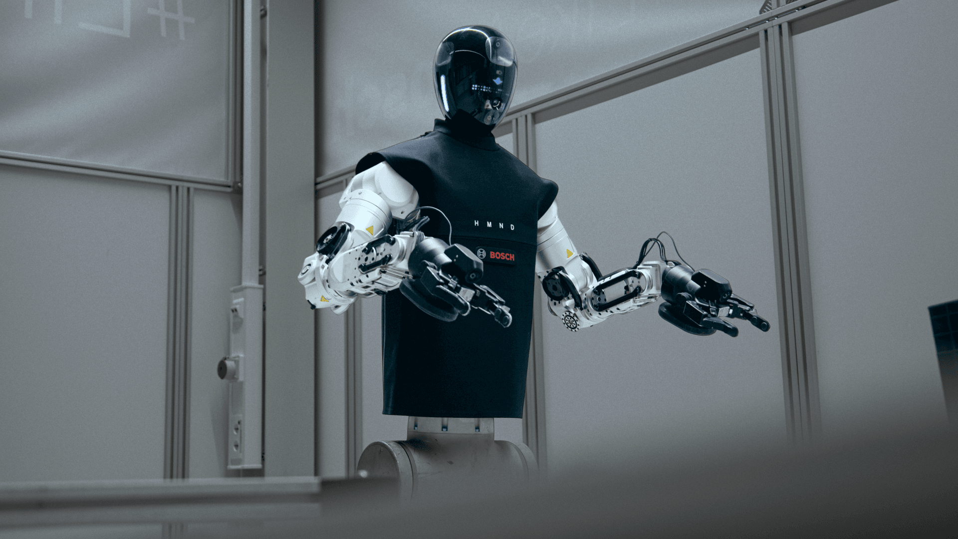 Robô humanoide da Humanoid com a marca Bosch no torso