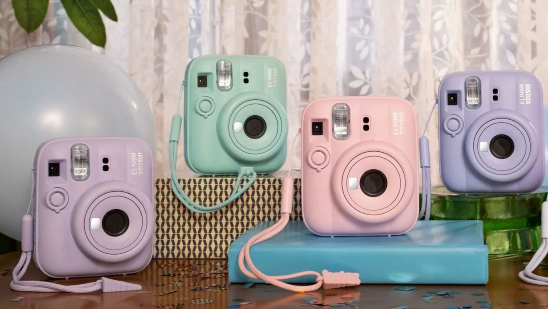 Fujifilm Instax mini 13 em cinco cores