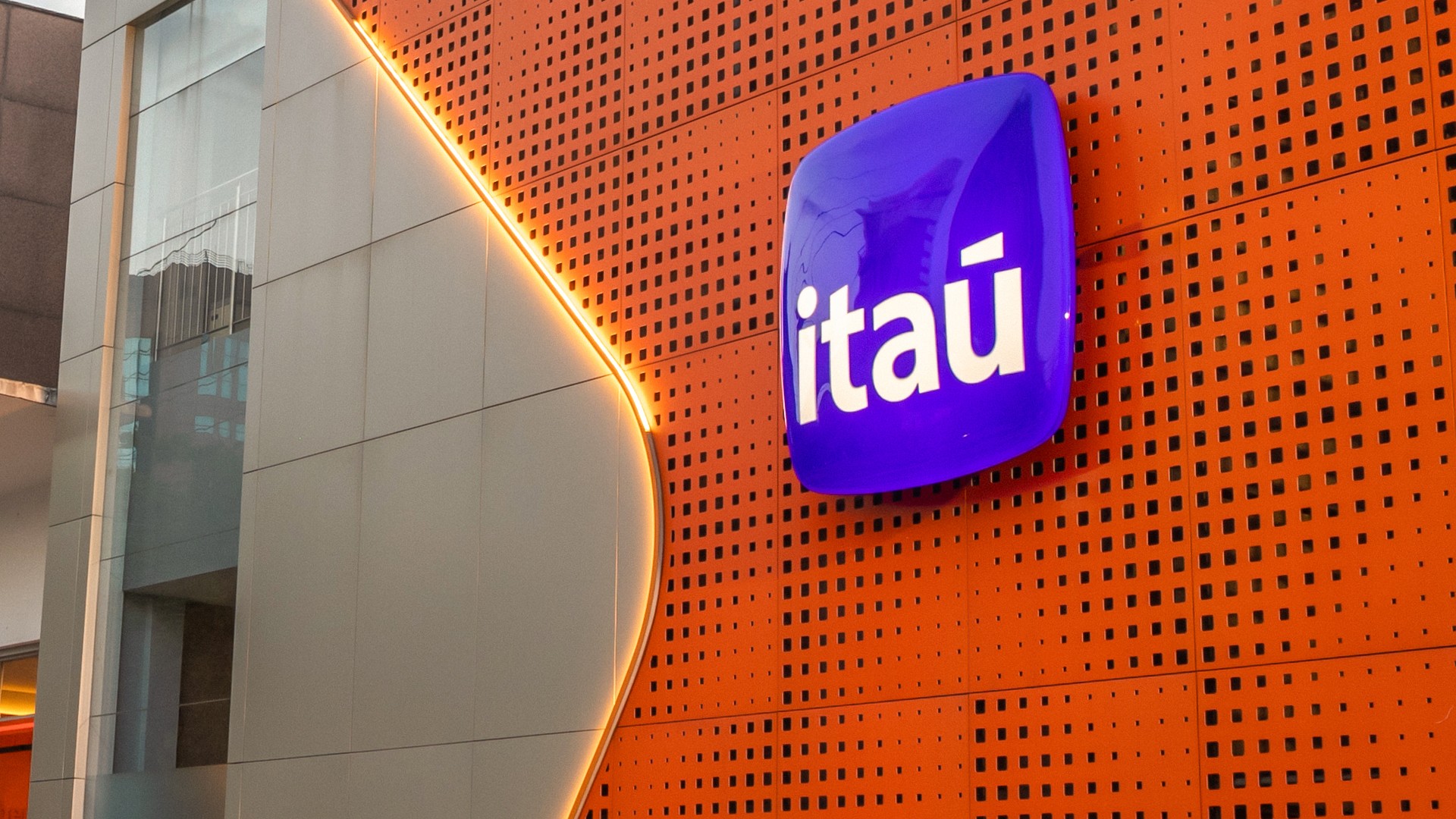 Itaú compra a NeoSpace por R$ 2,9 bilhões para criar modelos de IA próprios