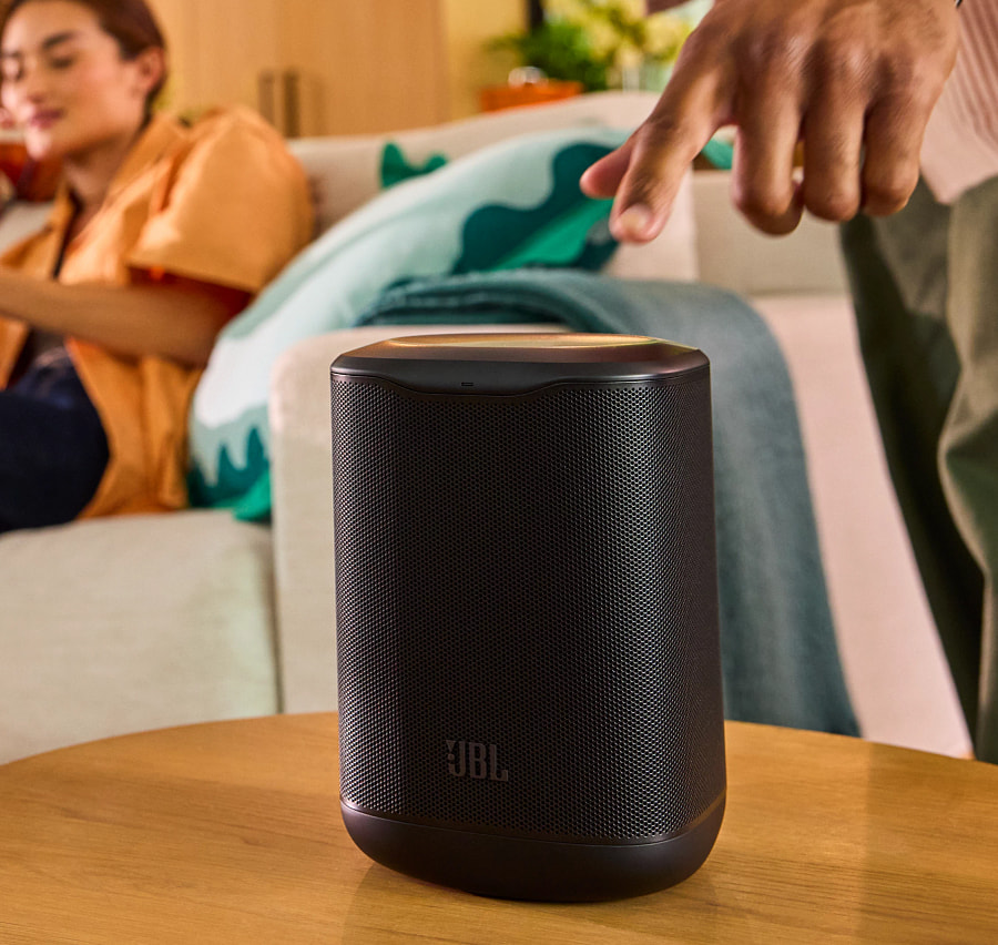 JBL Cove M1 em ambiente doméstico