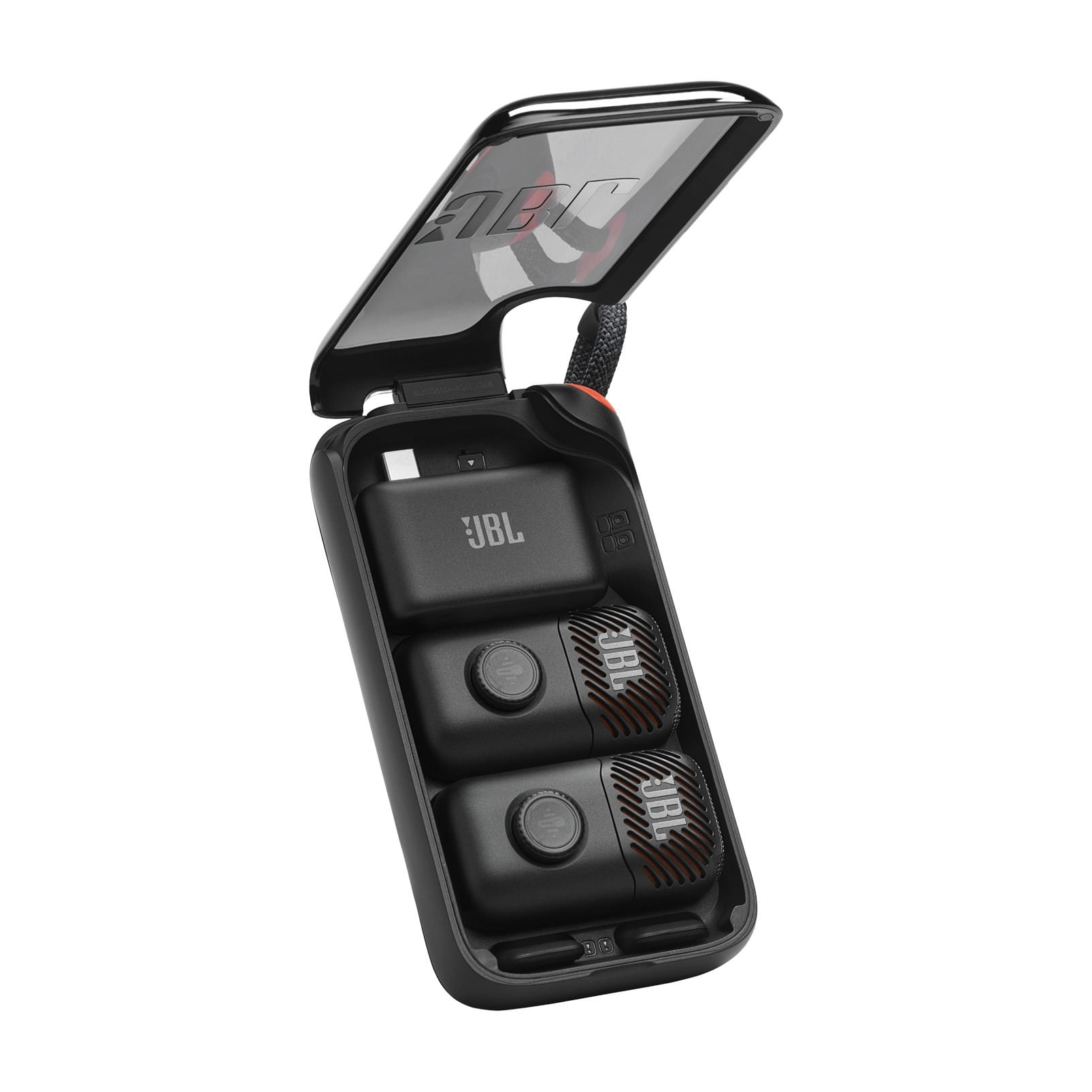 Estojo de carregamento do JBL EasySing Mic Mini Duo aberto, com os microfones e o dongle dentro