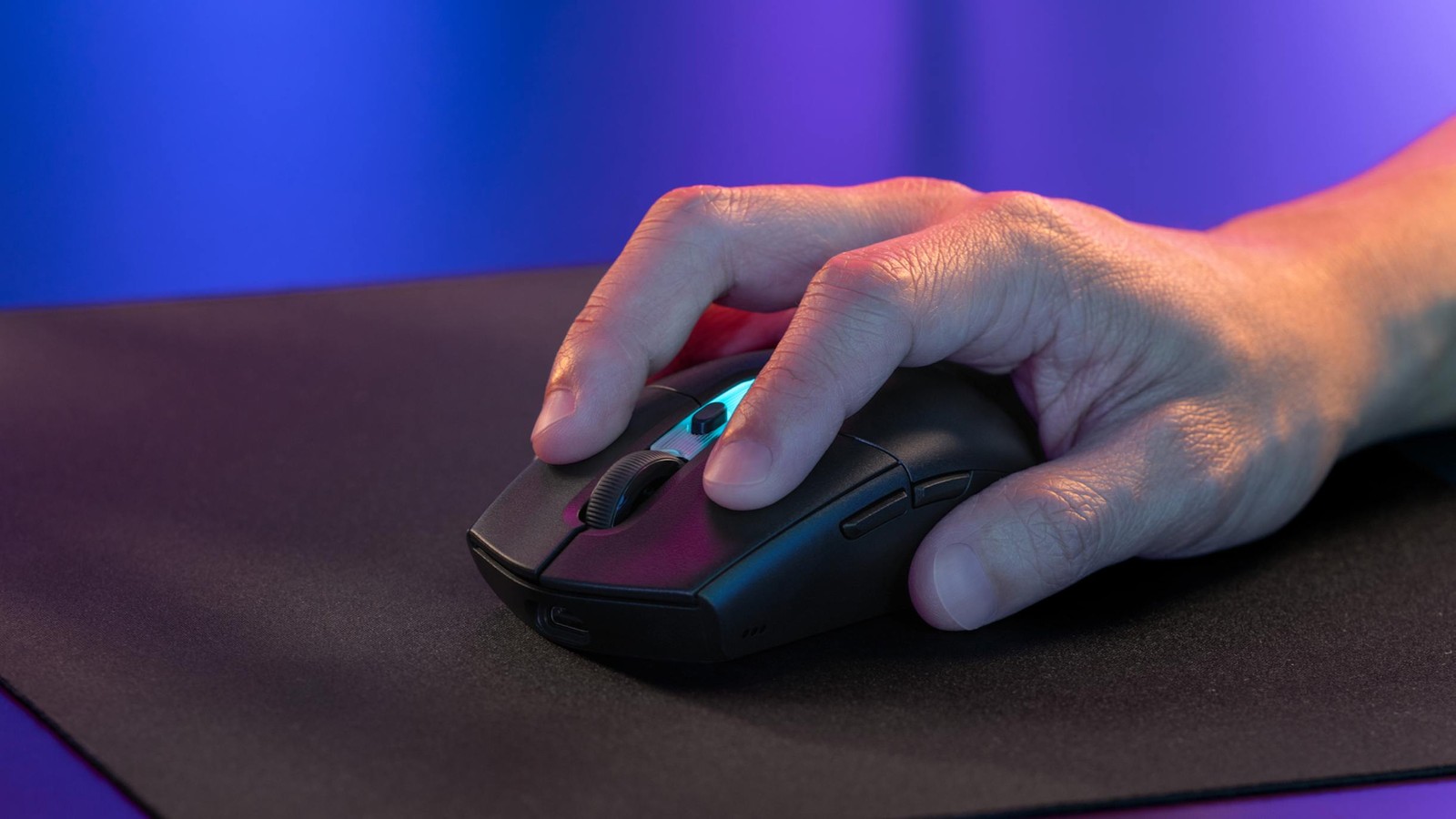 Logitech G305 X SUPERLIGHT chega ao Brasil por R$ 449,90 com sensor HERO 44K e 59 gramas