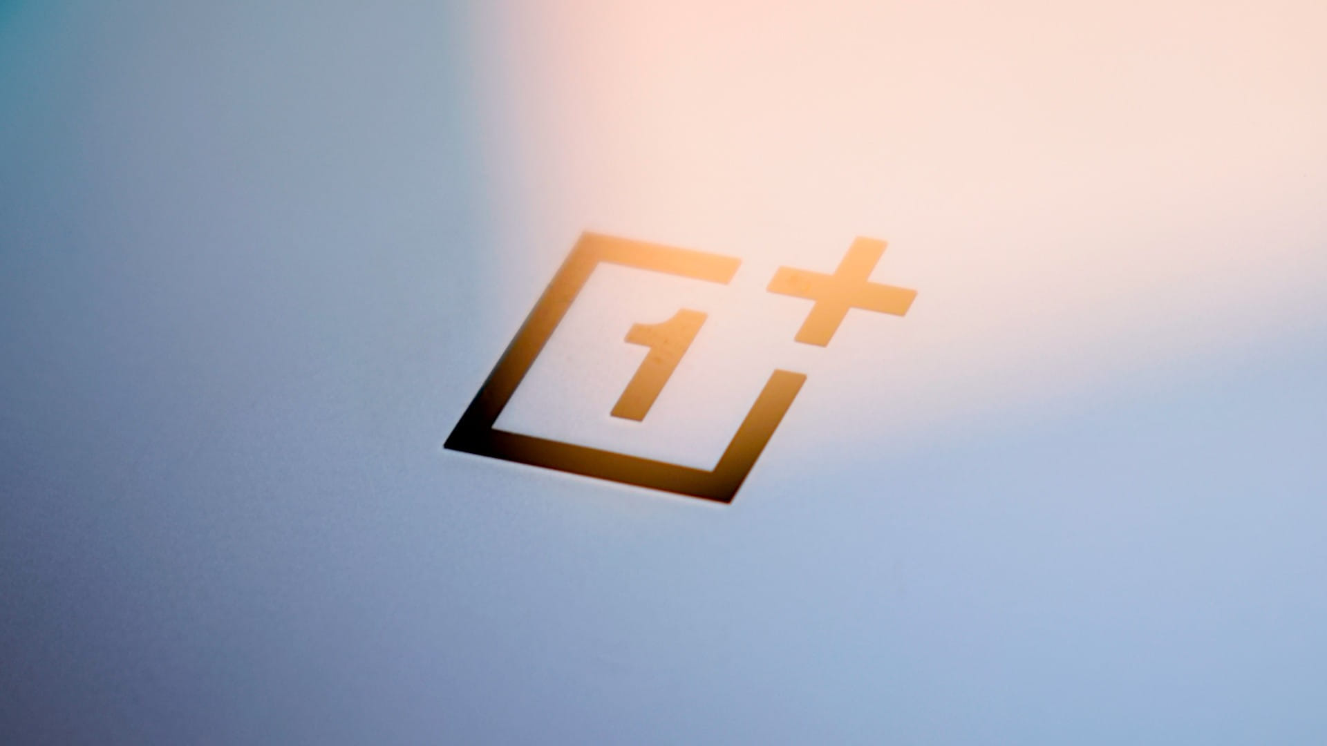OnePlus Ace 7 Pro tem design vazado ao lado do Ace 7, com câmera de 200 MP e zoom de 3,5x