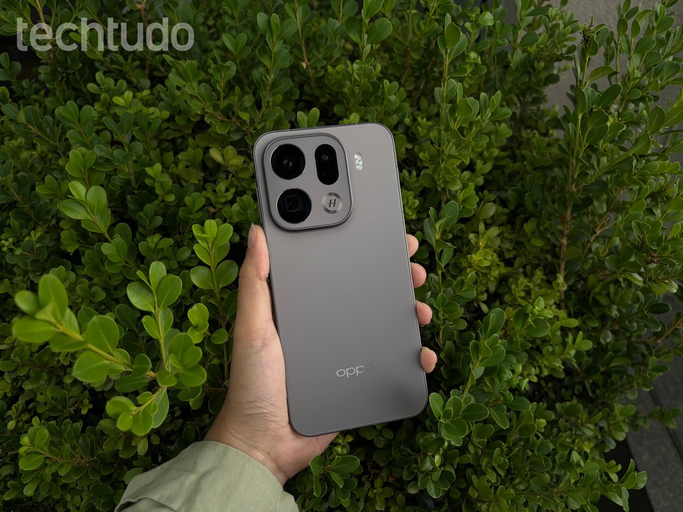 OPPO prepara celular com bateria de 10.000 mAh, diz vazamento