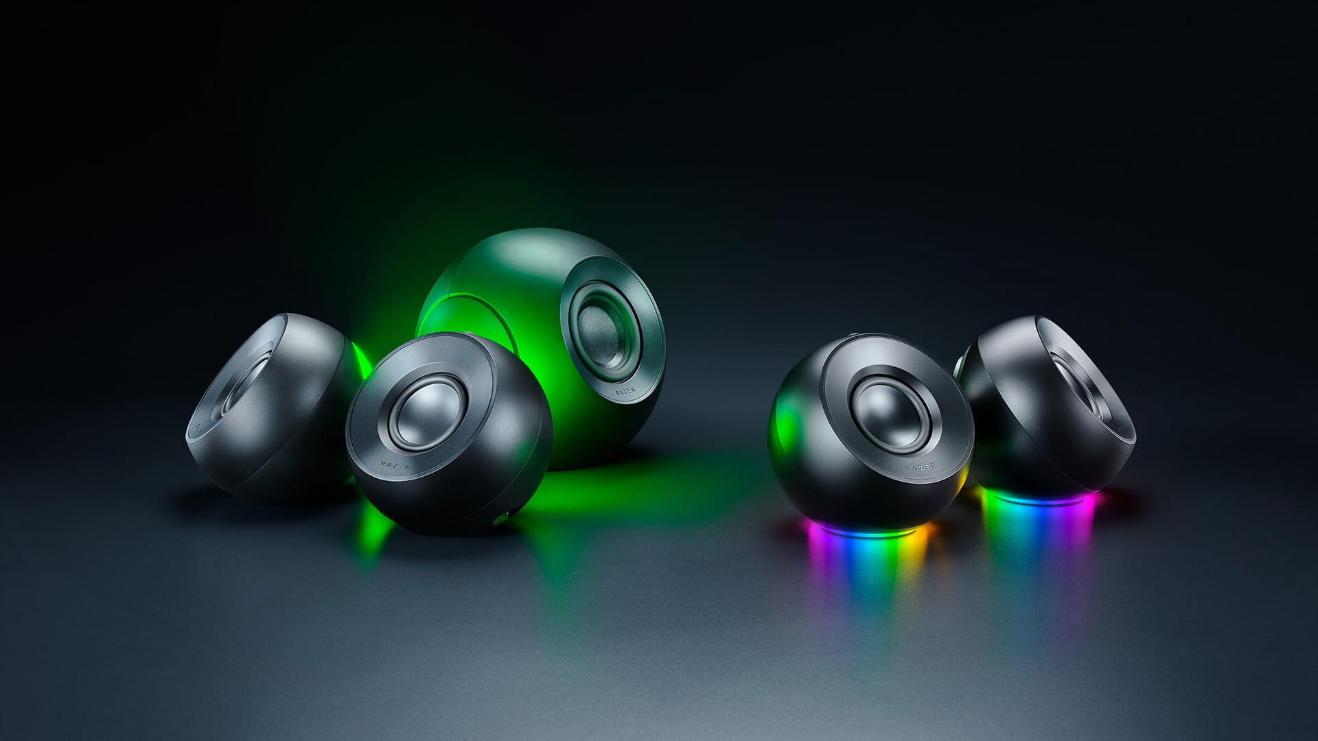 Os dois modelos da linha Mako lado a lado, com iluminação RGB na base
