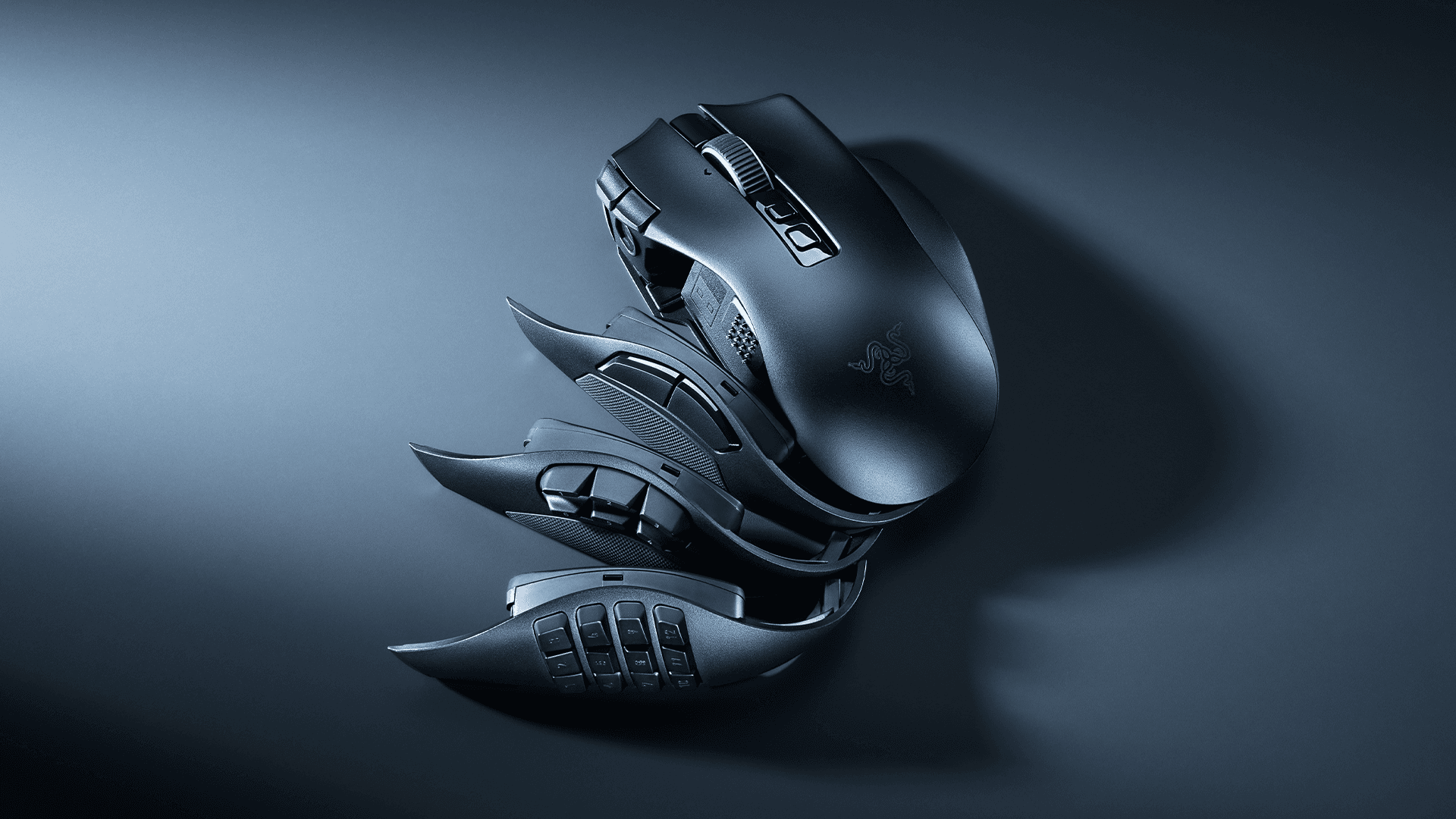 Razer Naga V3 Pro com as três placas laterais intercambiáveis