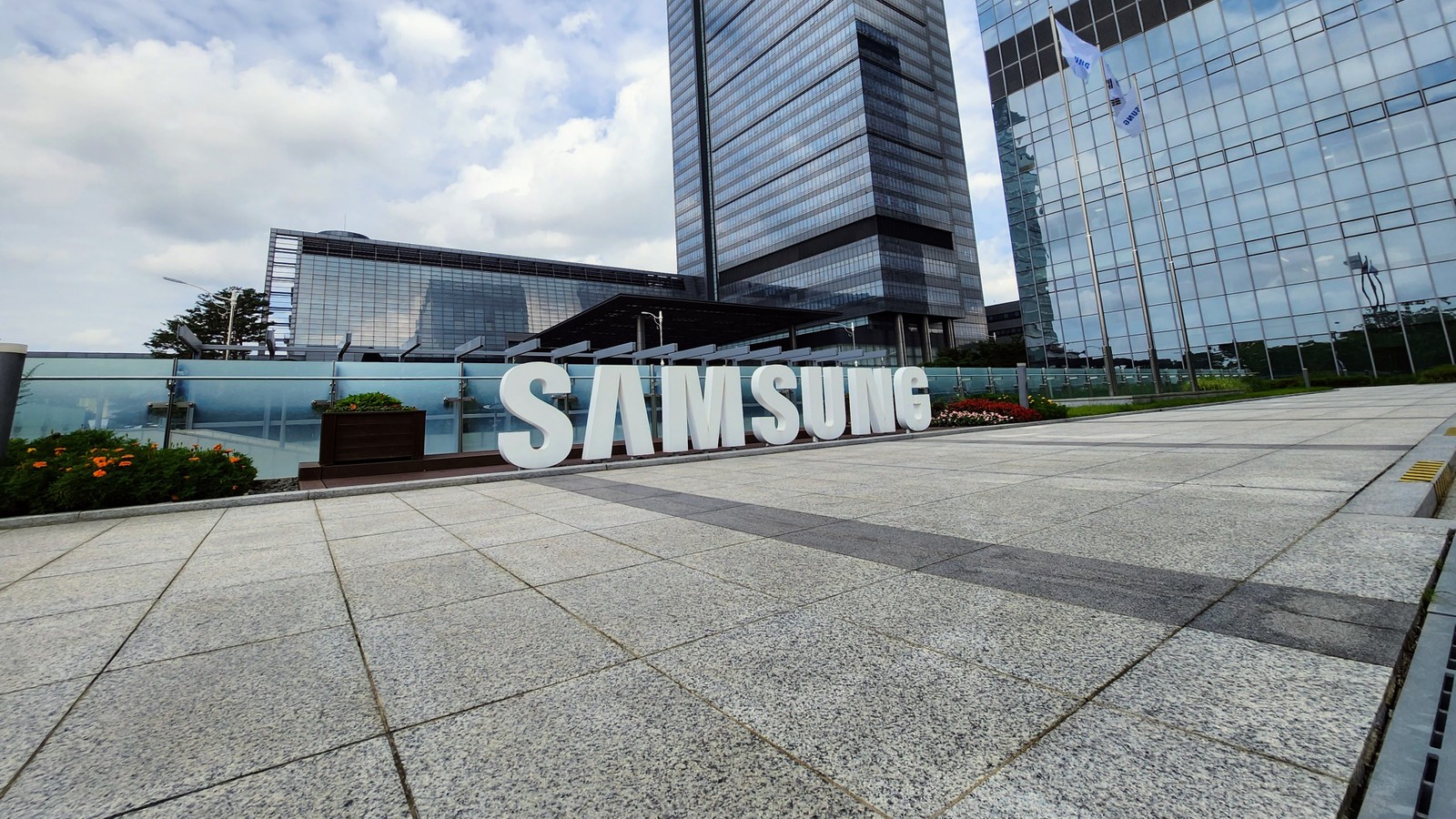 Samsung Galaxy Able, o fone de condução óssea de design aberto da marca