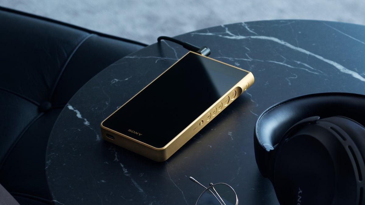 Sony renova Walkman premium com tela maior e modelo banhado a ouro