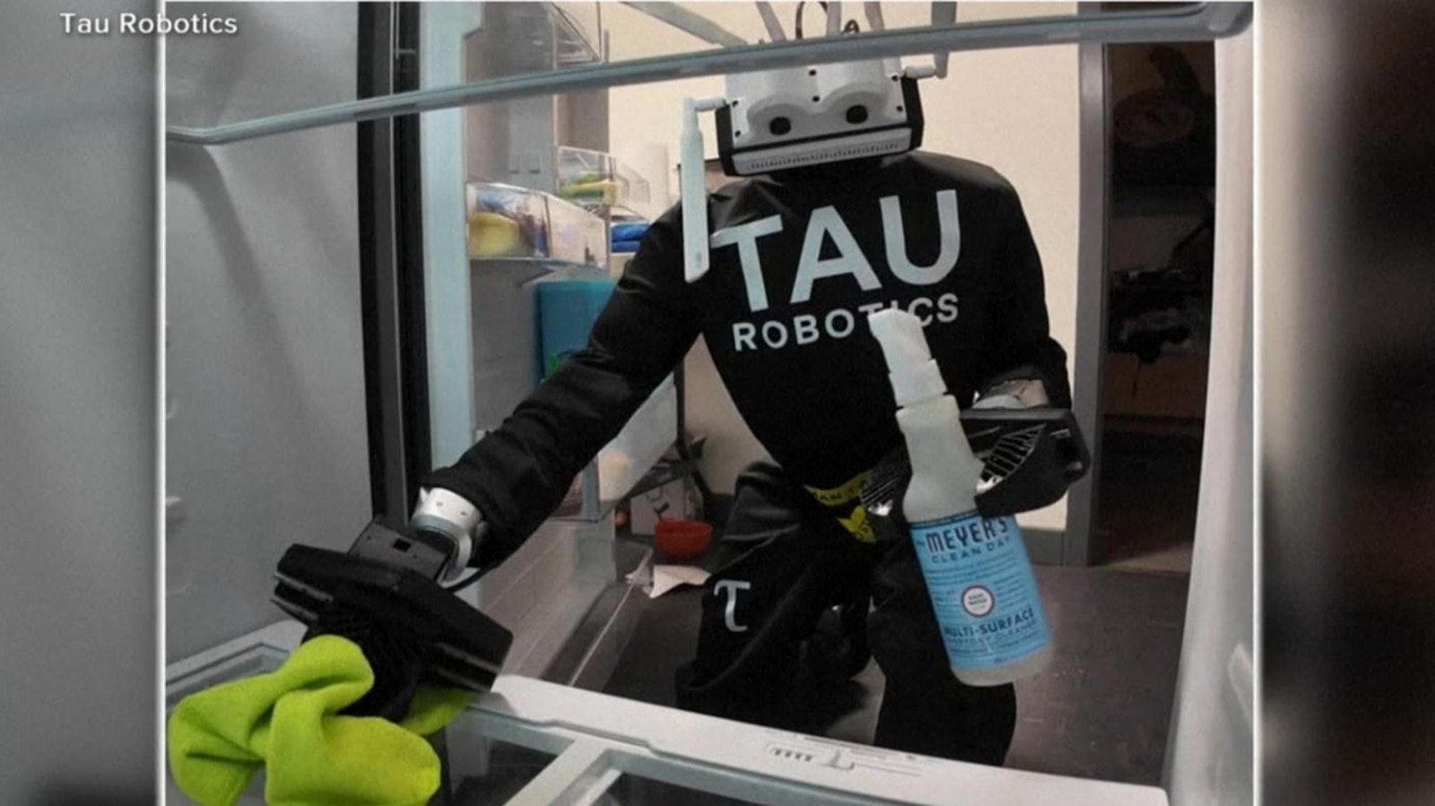 Robô de limpeza da Tau Robotics em ação em ambiente doméstico