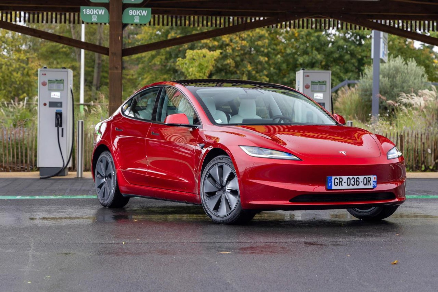 Tesla Model 3, sedã elétrico da marca