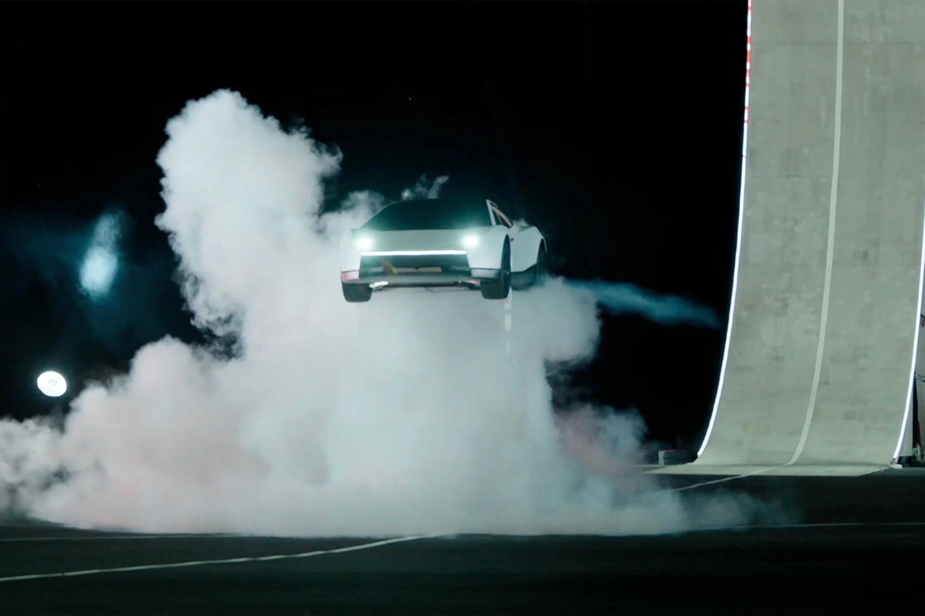 Tesla Roadster de segunda geração é revelado com propulsores da SpaceX e produção prevista para 2028