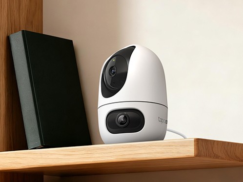 Detalhe da câmera dupla TP-Link Tapo C245D