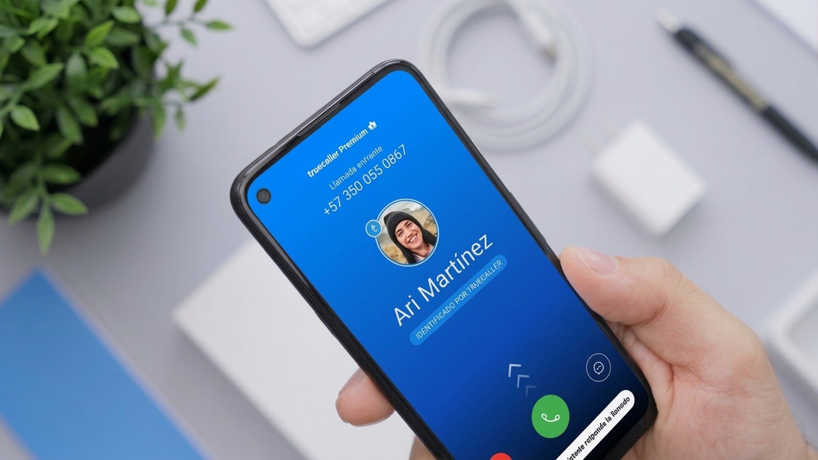 Usuário vê identificação de chamada no app Truecaller
