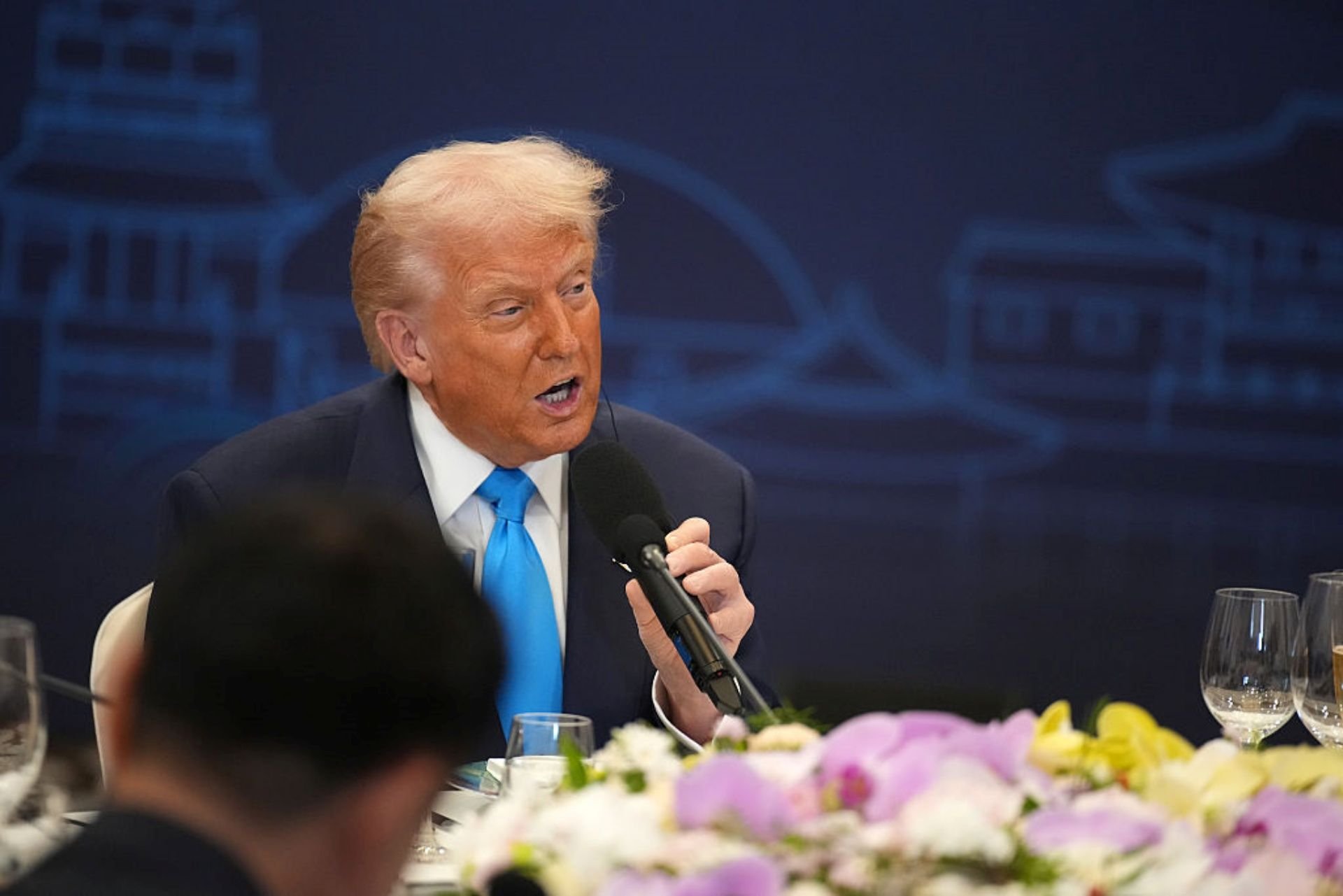 Donald Trump discursando em um evento