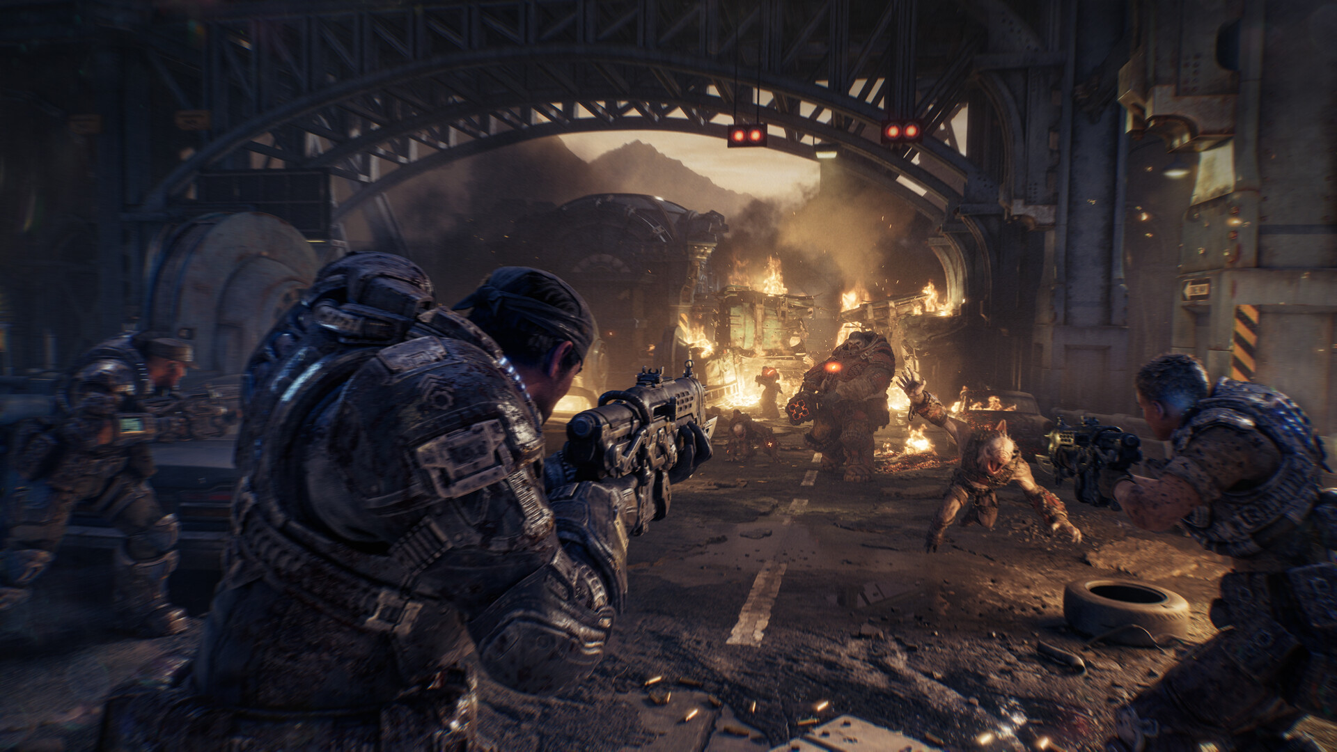 Marcus Fenix em combate numa cidade destruída em Gears of War: E-Day