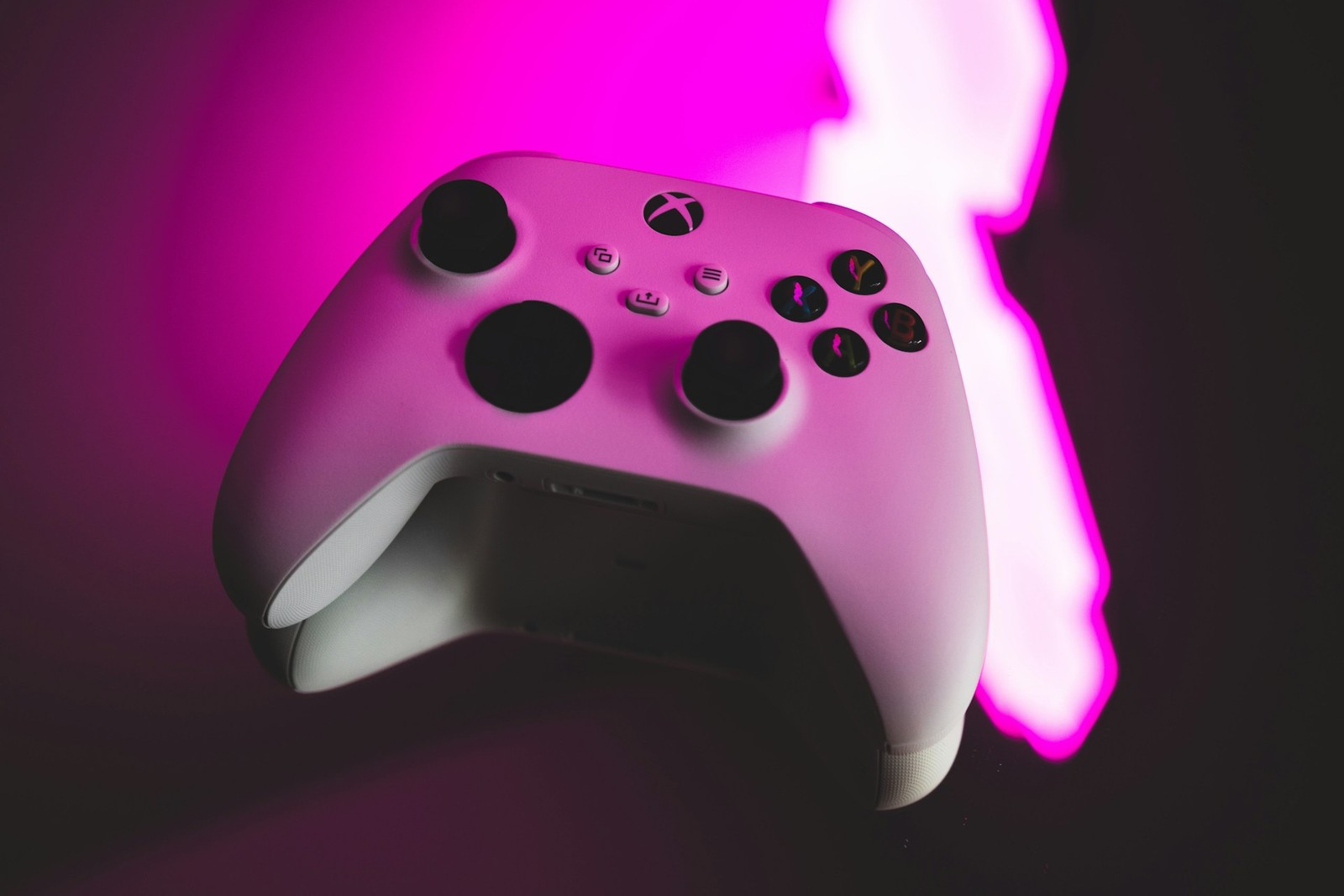 Xbox: conversão de disco em licença digital já nasce com furos, e jogos da Ubisoft e Square Enix aparecem como indisponíveis