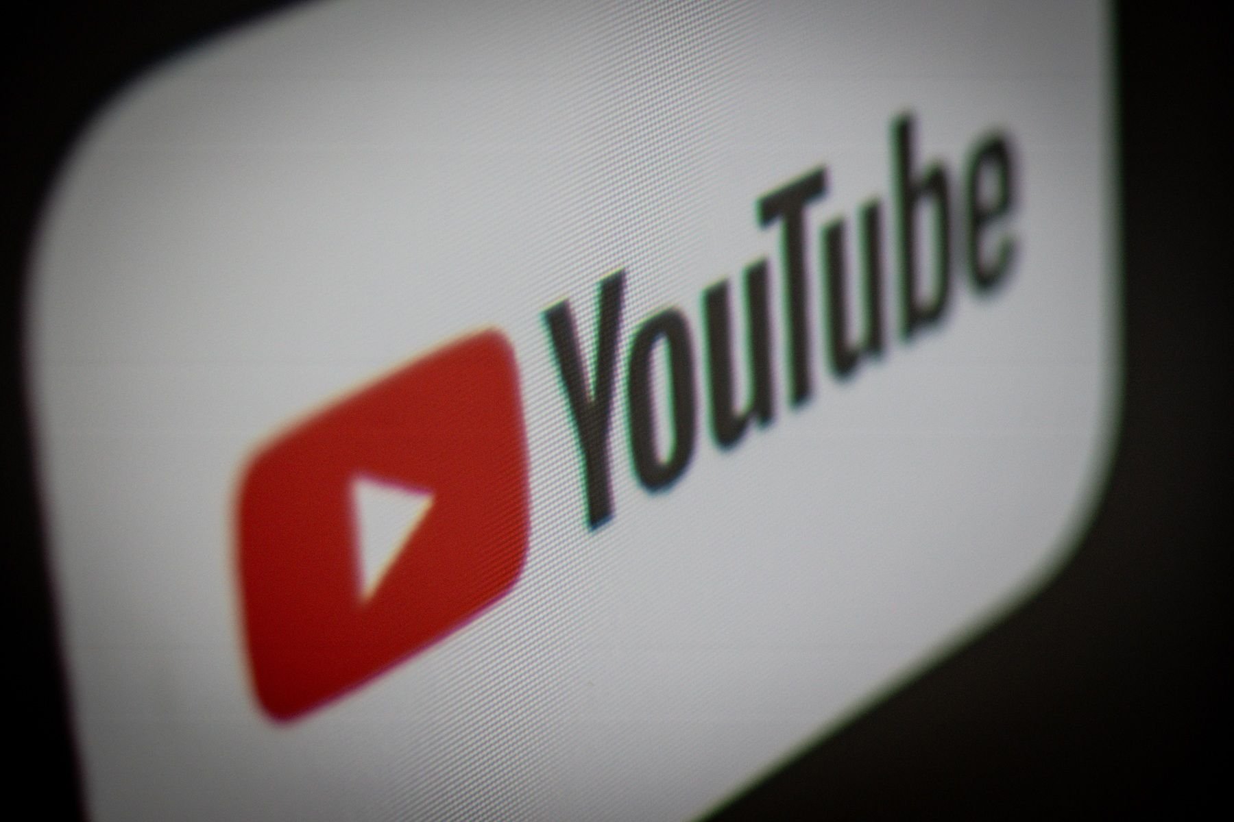 YouTube trava vídeos em 480p no celular: bug limita resolução até para assinantes do Premium